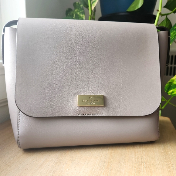 kate spade Handbags - NWOT Kate Spade Putnam Drive Madie Smooth Grey Lavender Leather Crossbody Bag